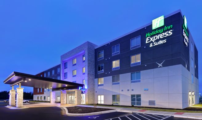 Holiday Inn Express & Suites Ottawa Exterior