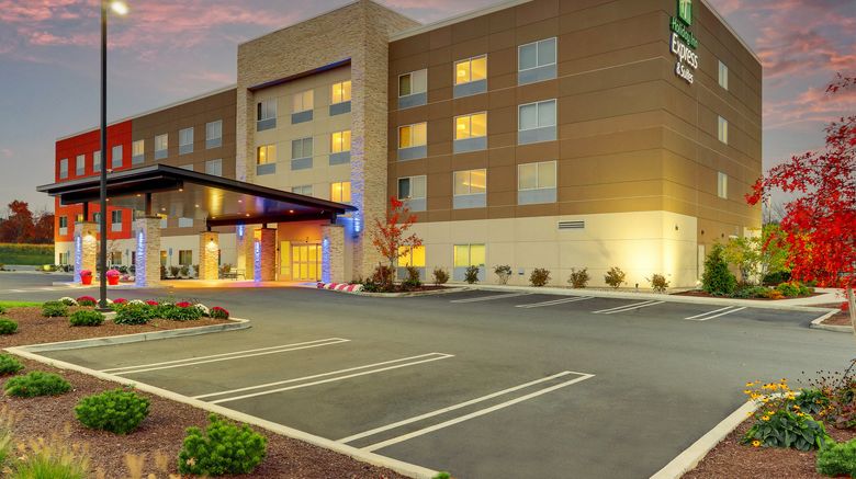 <b>Holiday Inn Express & Suites Exterior</b>. Images powered by <a href="https://www.leonardoworldwide.com/" title="Leonardo Worldwide" target="_blank">Leonardo</a>.