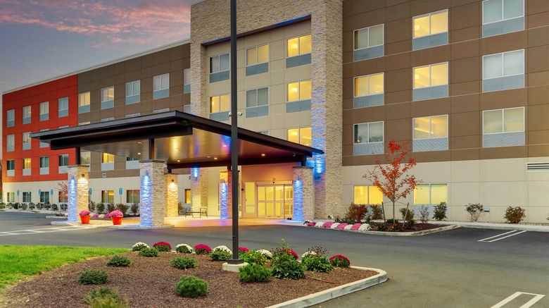 Holiday Inn Express  and  Suites Exterior. Images powered by <a href="https://www.leonardoworldwide.com" target="_blank" rel="noopener">Leonardo</a>.