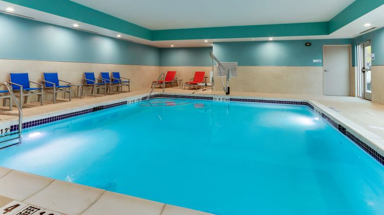 Holiday Inn Express & Suites Pool