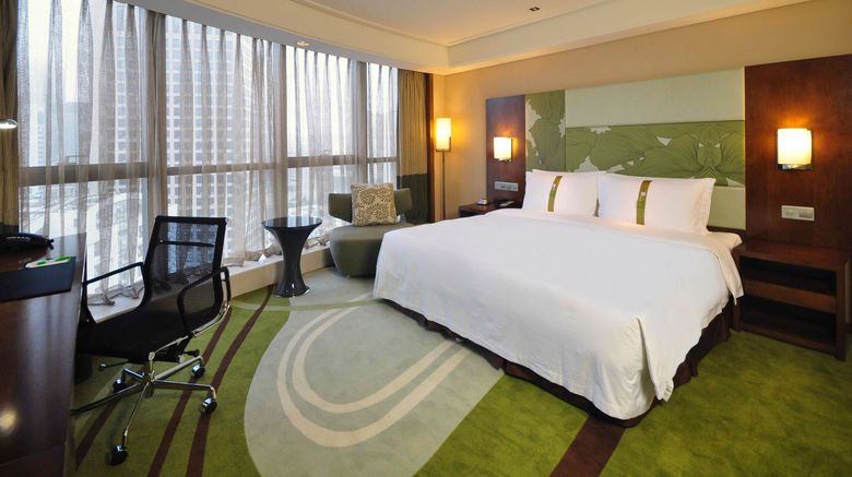 <b>Holiday Inn Qingdao City Center Room</b>. Images powered by <a href="https://www.leonardoworldwide.com/" title="Leonardo Worldwide" target="_blank">Leonardo</a>.