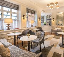 Capital Hotel, Apartments & Townhouse Lobby