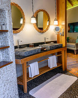 Constance Moofushi Resort