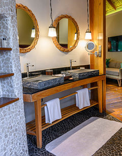 Constance Moofushi Resort
