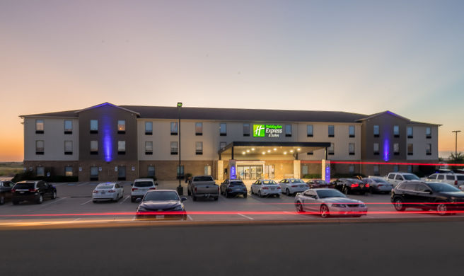Holiday Inn Express & Suites N Waco Area Exterior