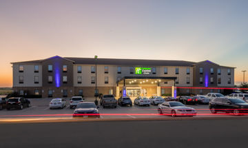 Holiday Inn Express & Suites N Waco Area