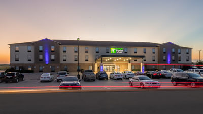 Holiday Inn Express & Suites N Waco Area