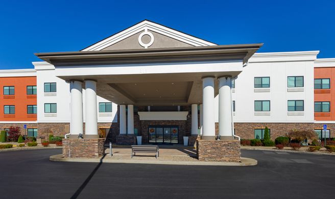 Holiday Inn Express Hotel & Suites Exterior