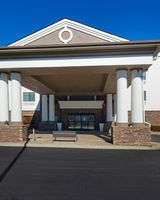 Holiday Inn Express Hotel & Suites