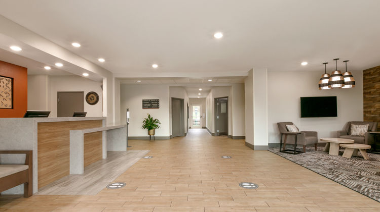 Candlewood Suites Springfield Lobby
