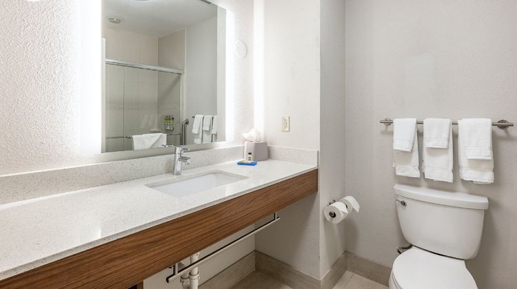 Holiday Inn Express McComb Room