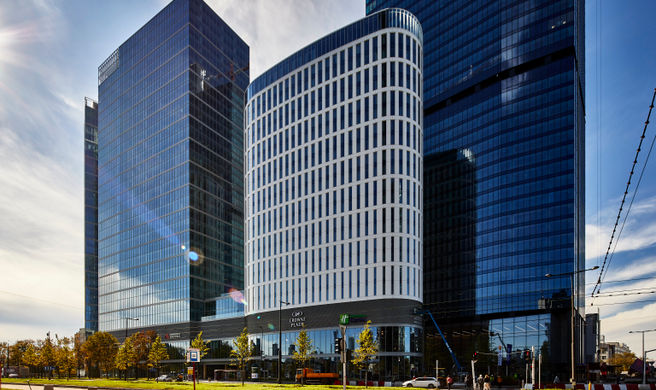 Holiday Inn Express Warsaw - The HUB Exterior