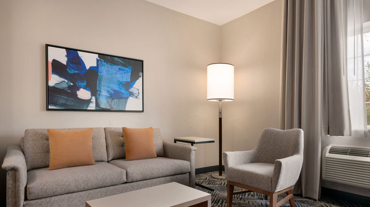 Candlewood Suites Springfield Suite