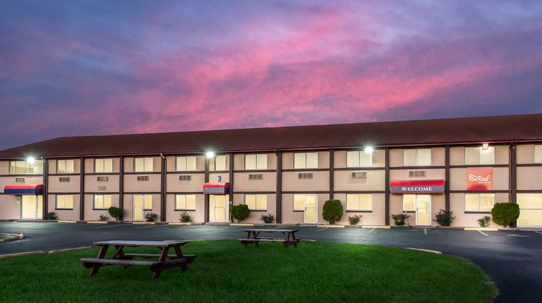 <b>Red Roof Inn & Suites Wapakoneta Exterior</b>. Images powered by <a href="https://www.leonardoworldwide.com/" title="Leonardo Worldwide" target="_blank">Leonardo</a>.