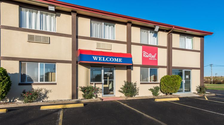 Red Roof Inn & Suites Wapakoneta Exterior