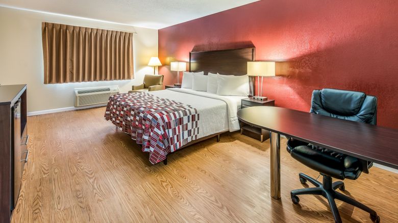 <b>Red Roof Inn & Suites Wapakoneta Room</b>. Images powered by <a href="https://www.leonardoworldwide.com/" title="Leonardo Worldwide" target="_blank">Leonardo</a>.