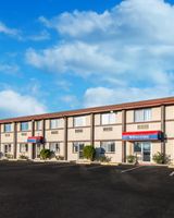Red Roof Inn & Suites Wapakoneta
