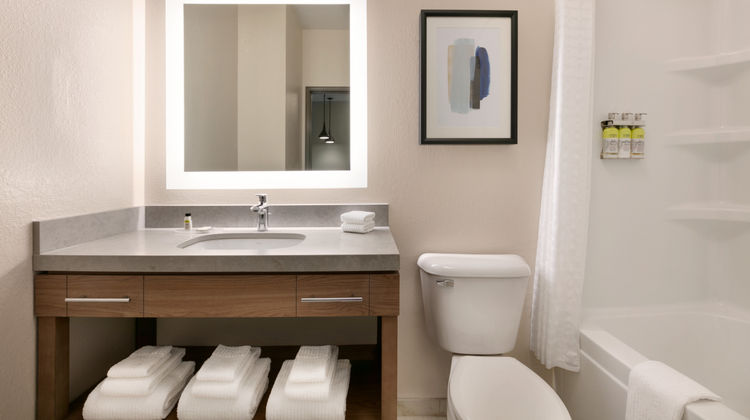 Candlewood Suites Springfield Room