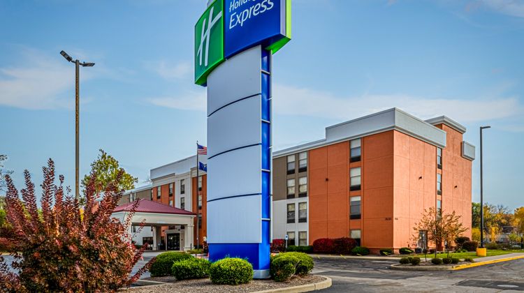 Holiday Inn Express Exterior