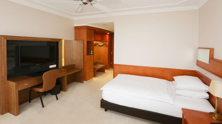 <b>La Strada Hotel Kassel Room</b>. Images powered by <a href="https://www.leonardoworldwide.com/" title="Leonardo Worldwide" target="_blank">Leonardo</a>.