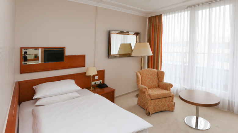 <b>La Strada Hotel Kassel Room</b>. Images powered by <a href="https://www.leonardoworldwide.com/" title="Leonardo Worldwide" target="_blank">Leonardo</a>.
