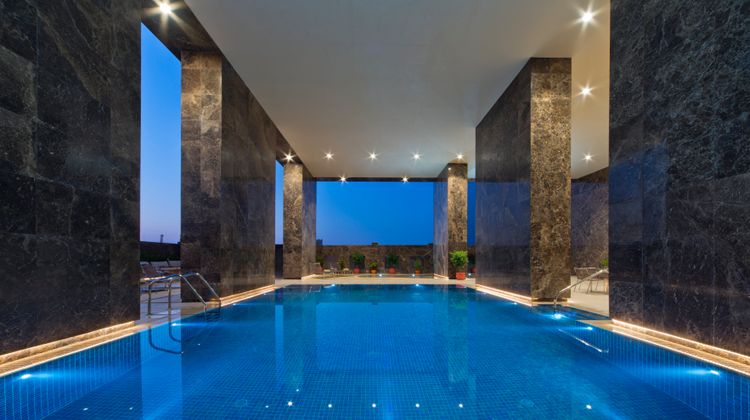 voco® Doha West Bay Suites Pool