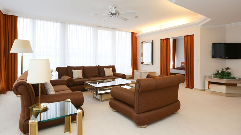 <b>La Strada Hotel Kassel Suite</b>. Images powered by <a href="https://www.leonardoworldwide.com/" title="Leonardo Worldwide" target="_blank">Leonardo</a>.