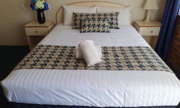 Colonial Motor Inn