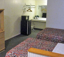 Scottish Inns & Suites Room