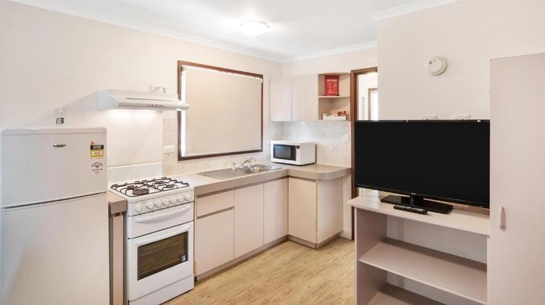 <b>Discovery Parks Coogee Beach Room</b>. Images powered by <a href="https://www.leonardoworldwide.com/" title="Leonardo Worldwide" target="_blank">Leonardo</a>.