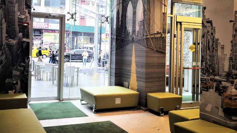 <b>Holiday Inn New York City-Times Square Lobby</b>. Images powered by <a href="https://www.leonardoworldwide.com/" title="Leonardo Worldwide" target="_blank">Leonardo</a>.