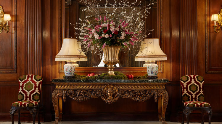 Raphael Hotel Paris Lobby