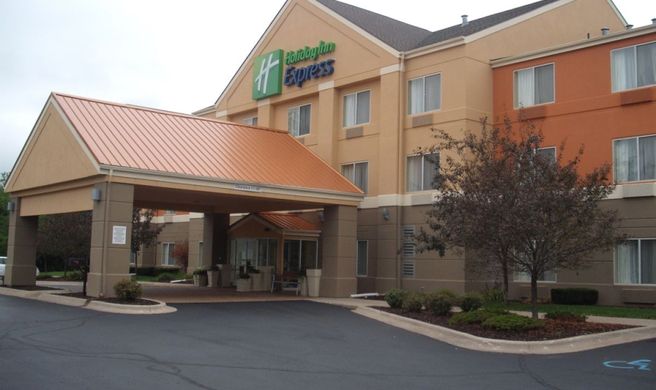 Holiday Inn Express Lapeer Exterior