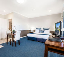 Hawkesbury Race Club Motel Room
