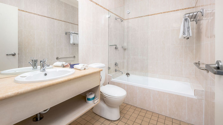 Hawkesbury Race Club Motel Room