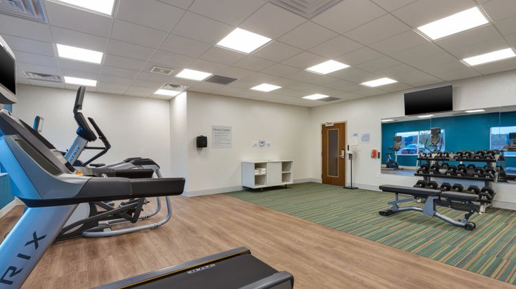 Holiday Inn Express & Stes Cedar Springs Health Club