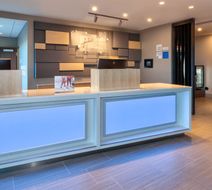 Holiday Inn Express & Stes Cedar Springs Lobby