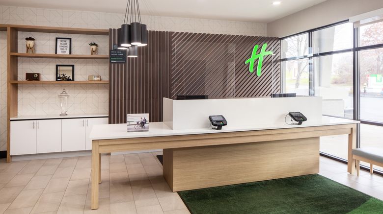 <b>Holiday Inn Cheshire Southington Lobby</b>. Images powered by <a href="https://www.leonardoworldwide.com/" title="Leonardo Worldwide" target="_blank">Leonardo</a>.