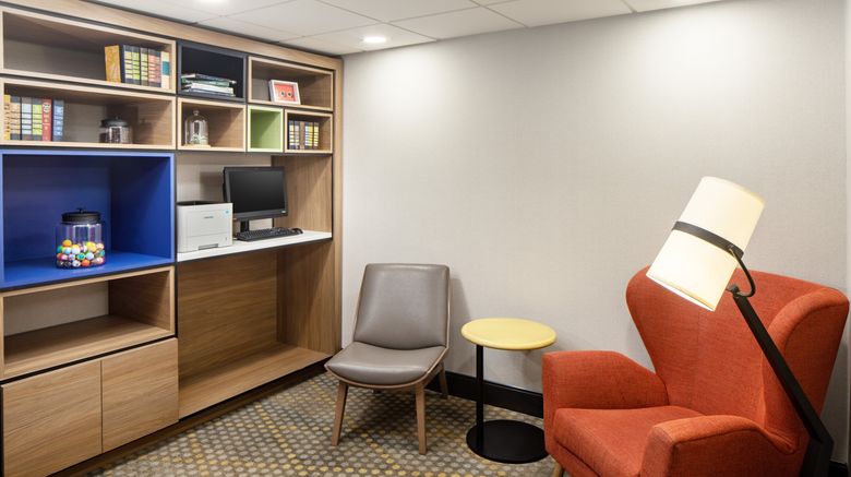 <b>Holiday Inn Cheshire Southington Lobby</b>. Images powered by <a href="https://www.leonardoworldwide.com/" title="Leonardo Worldwide" target="_blank">Leonardo</a>.