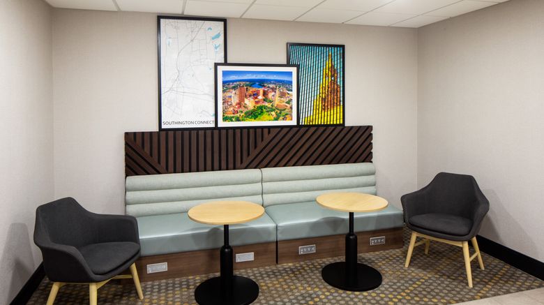 <b>Holiday Inn Cheshire Southington Lobby</b>. Images powered by <a href="https://www.leonardoworldwide.com/" title="Leonardo Worldwide" target="_blank">Leonardo</a>.