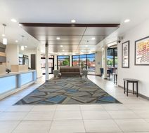 Holiday Inn Express Columbus Downtown Lobby