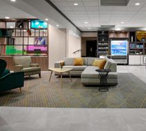 Holiday Inn Hotel & Stes Boston -Peabody Lobby