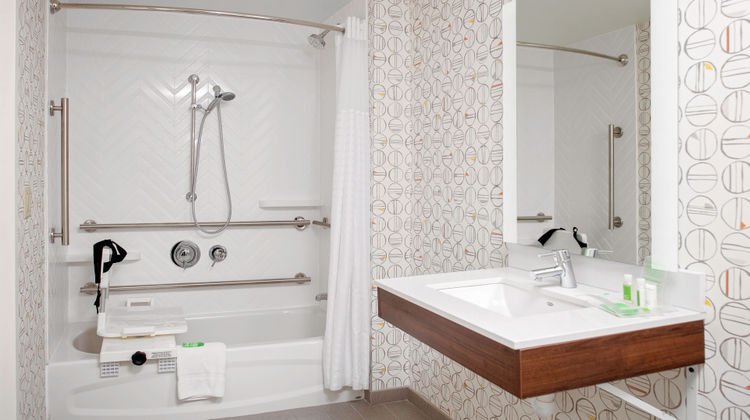 Holiday Inn Hotel & Stes Boston -Peabody Room
