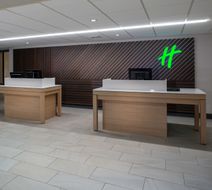 Holiday Inn Marlborough Lobby
