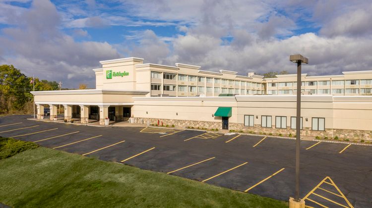 Holiday Inn Marlborough Exterior