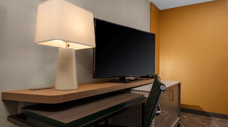 <b>Holiday Inn Boston-Dedham Room</b>. Images powered by <a href="https://www.leonardoworldwide.com/" title="Leonardo Worldwide" target="_blank">Leonardo</a>.