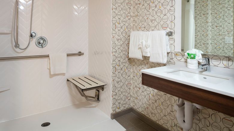 <b>Holiday Inn Boston-Dedham Room</b>. Images powered by <a href="https://www.leonardoworldwide.com/" title="Leonardo Worldwide" target="_blank">Leonardo</a>.