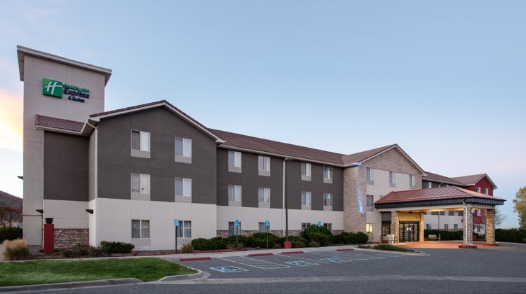 Holiday Inn Express Exterior