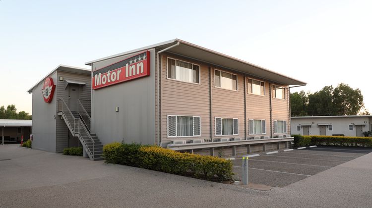 Route 66 Motor Inn Exterior