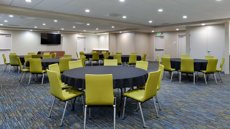 <b>Holiday Inn Express Ballroom</b>. Images powered by <a href="https://www.leonardoworldwide.com/" title="Leonardo Worldwide" target="_blank">Leonardo</a>.